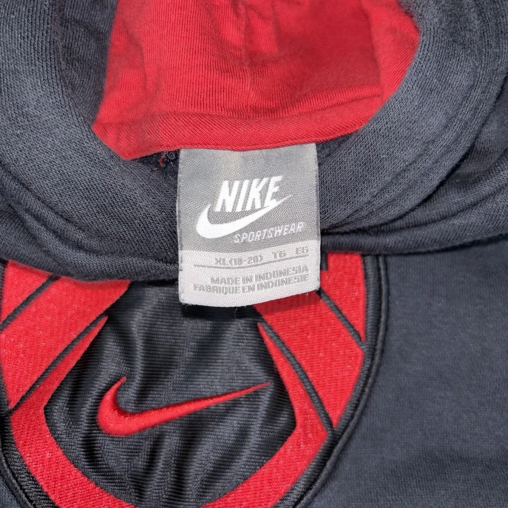 Nike Football Hoodie Boys XL 18-20 Black Red Embroidered Swoosh Pullover Logo